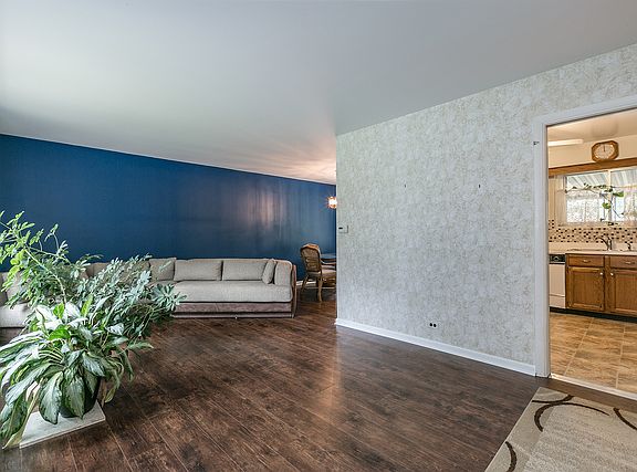 3rd image of 104 David Dr