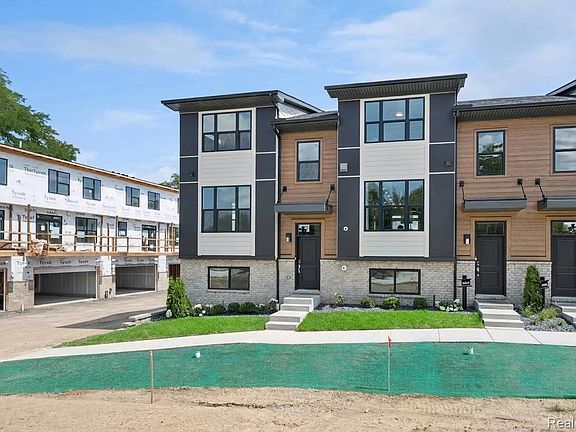 2nd image of 1016 Pine Tree Ln #8