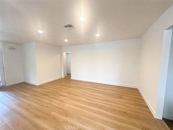 5th image of 21106 Wardham Ave