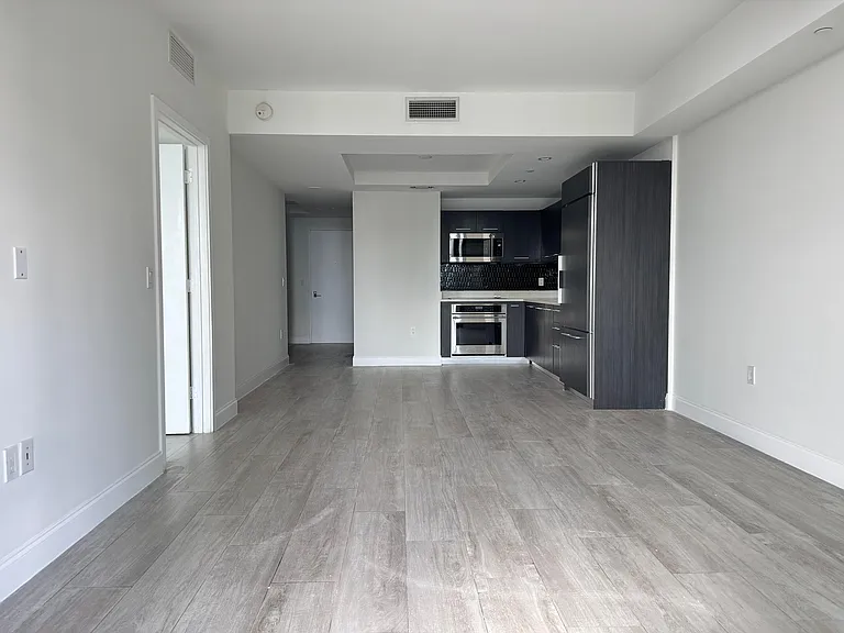 45 SW 9th St #3403 — Photo 5