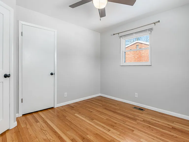 826 Doherty Rd — Photo 29