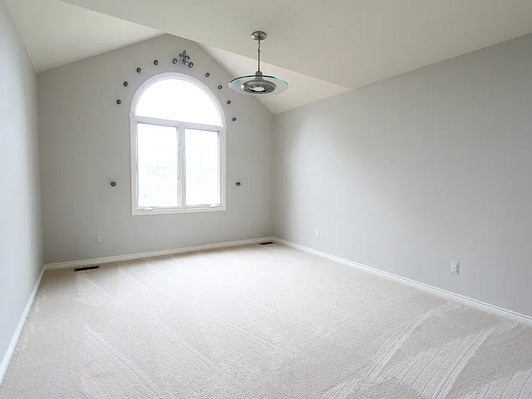 18547 Clairmont Cir E — Photo 31