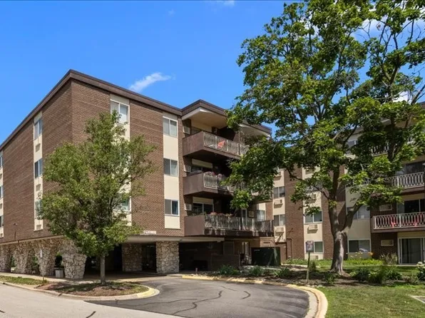 1321 S Finley Rd APT 108, Lombard, IL 60148