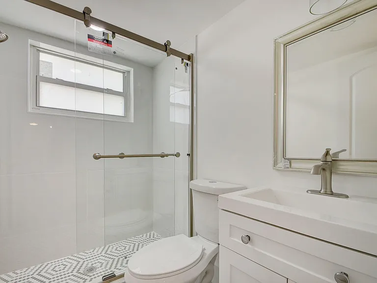 525 S Broadway #J — Photo 10