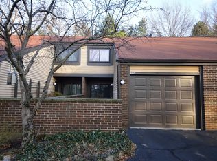 487 Forsythia Ln, Cleveland, OH 44143