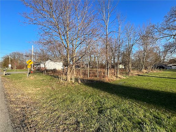 5th image of 3244 W Lake Rd #7