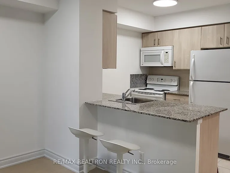 31 Bales Ave #208 — Photo 3