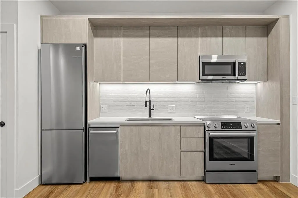 1 bed, 743 sqft, $1,795 — Photo 1