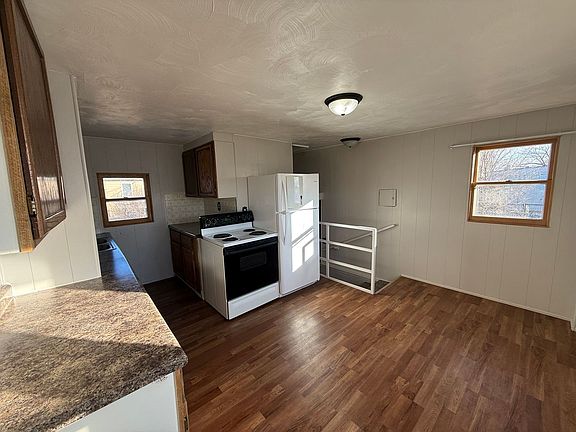 5th image of 1013 Avenue L