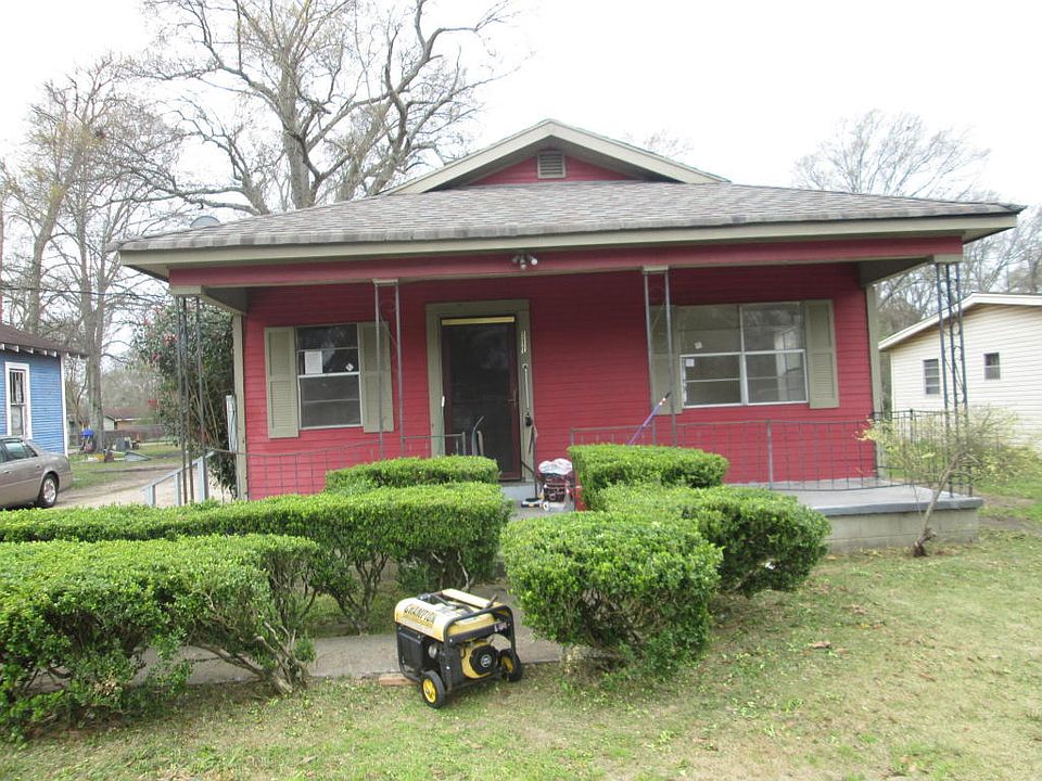 1st image of 111 E Scooba St