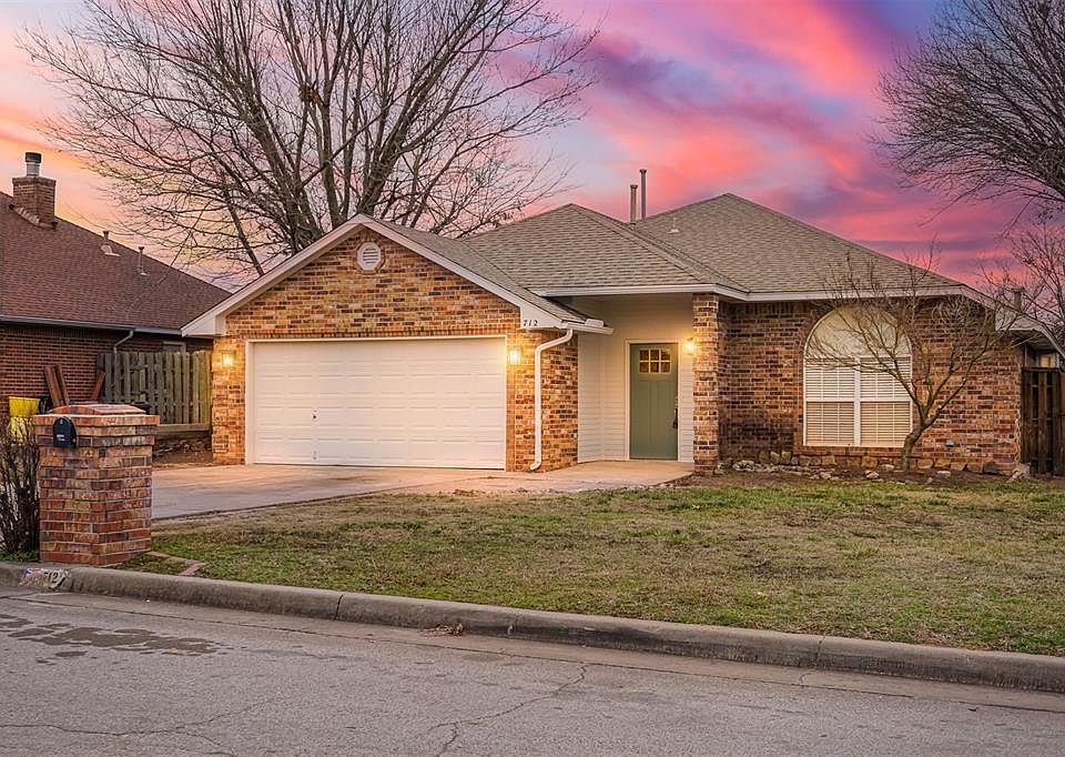1st image of 712 Woodbriar Dr