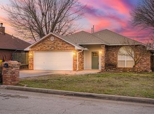 712 Woodbriar Dr, Noble, OK 73068