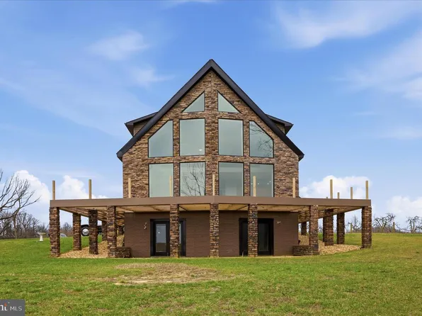 12 Bluebell Way, Inwood, WV 25428