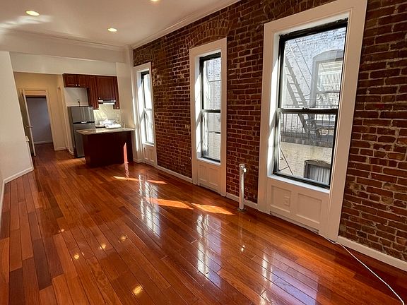 4th image of 403 W 48th St #4B
