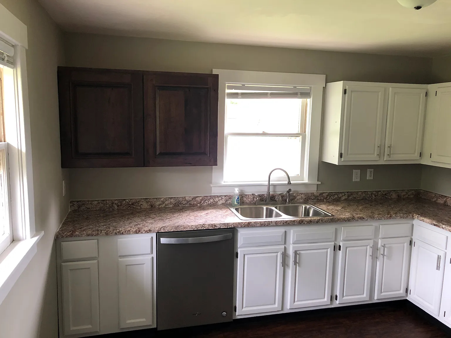 1 bed, 750 sqft, $1,200 — Photo 3