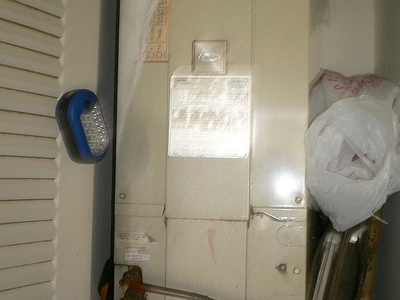 3rd image of 714 Executive Center Dr APT 36