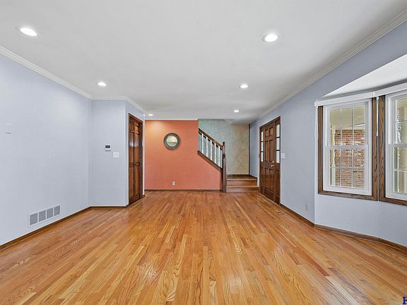 5th image of 5822 Fieldcrest Way