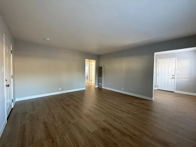 Delbert Way 919 — Photo 4