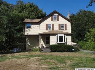 130 Millhurst Rd, Manalapan, NJ 07726