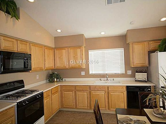 4th image of 1005 Chestnut Bay Ave