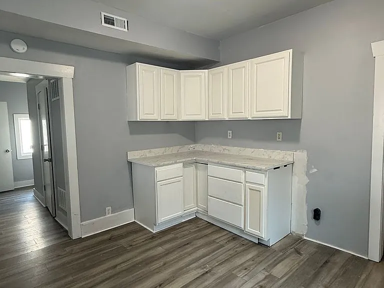 2809 Columbia Ave — Photo 8