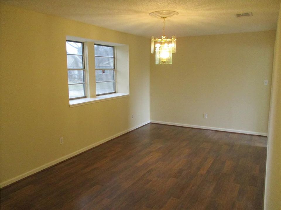 1st image of 11403 Waxwood Dr