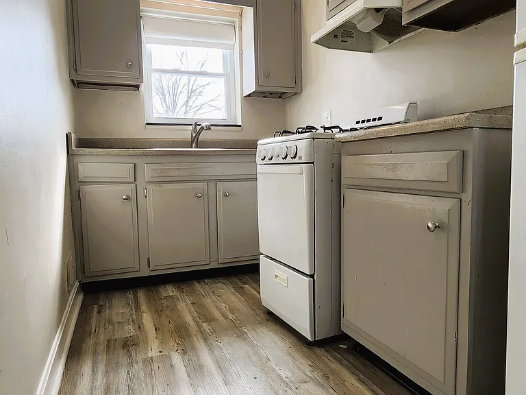 1429 Hepburn Ave #6 — Photo 6