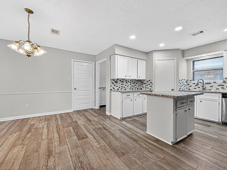 21043 Northern Colony Ct — Photo 12