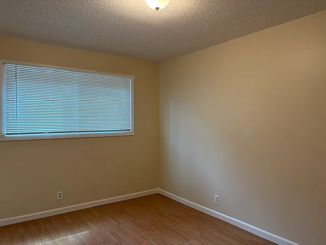 1547 Valle Vista Ave #1547 — Photo 11