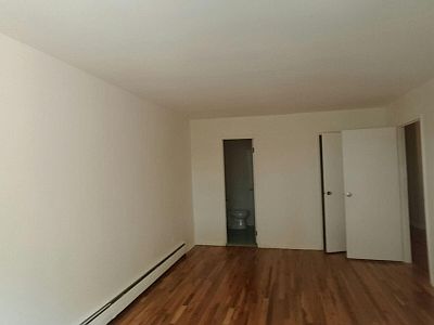 4th image of 2072 Pearson St #1