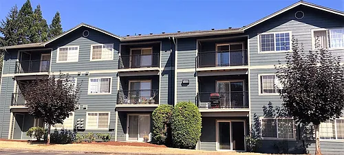 Vista Pointe Apartments in South Salem Oregon Comfortable Living Near Shopping and I5 Photo 1