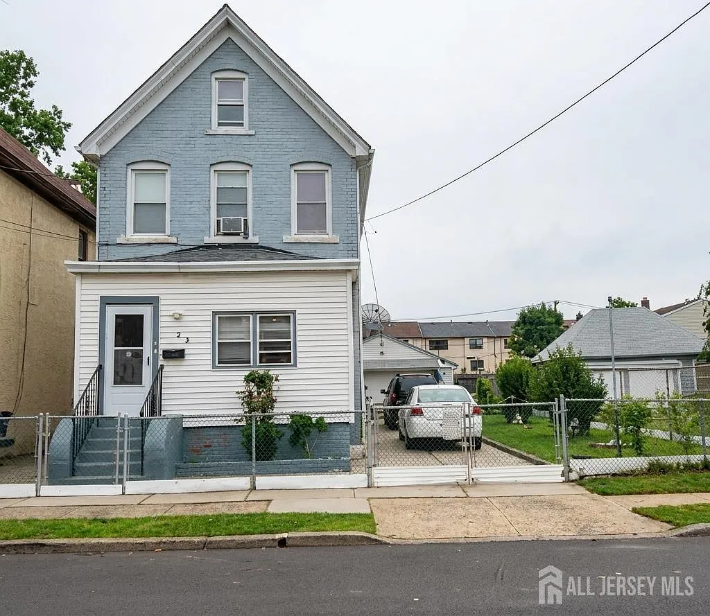 2 bed, 1.0 bath, $2,250 — Photo 1