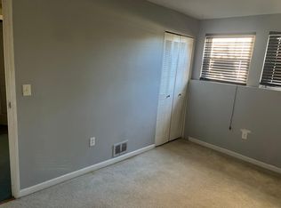 6717 Foxthorn Rd, Canton, MI 48187