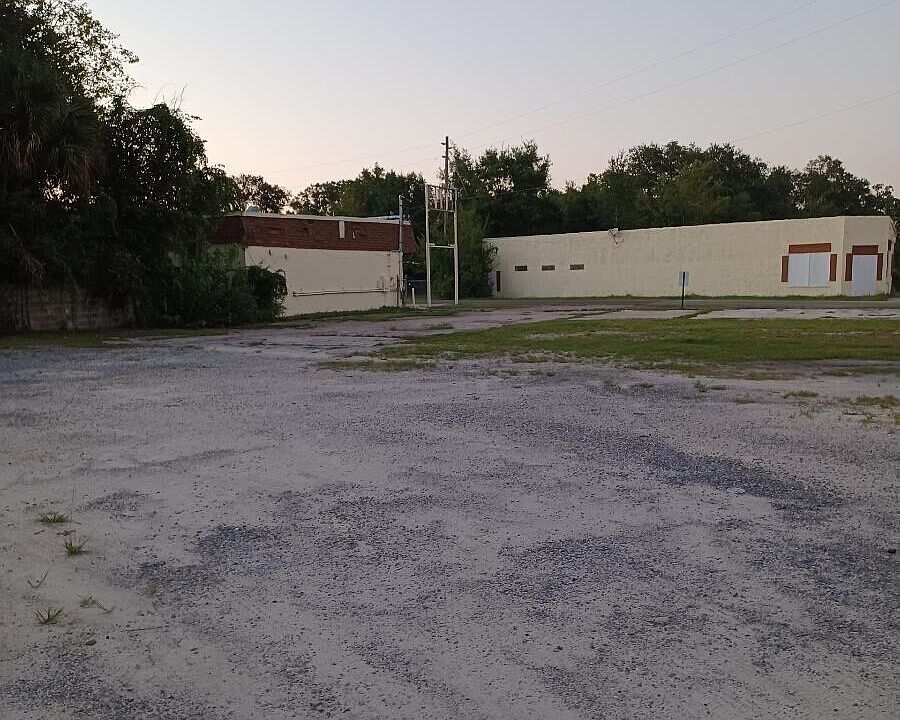 1st image of 3864 N PEARL Street