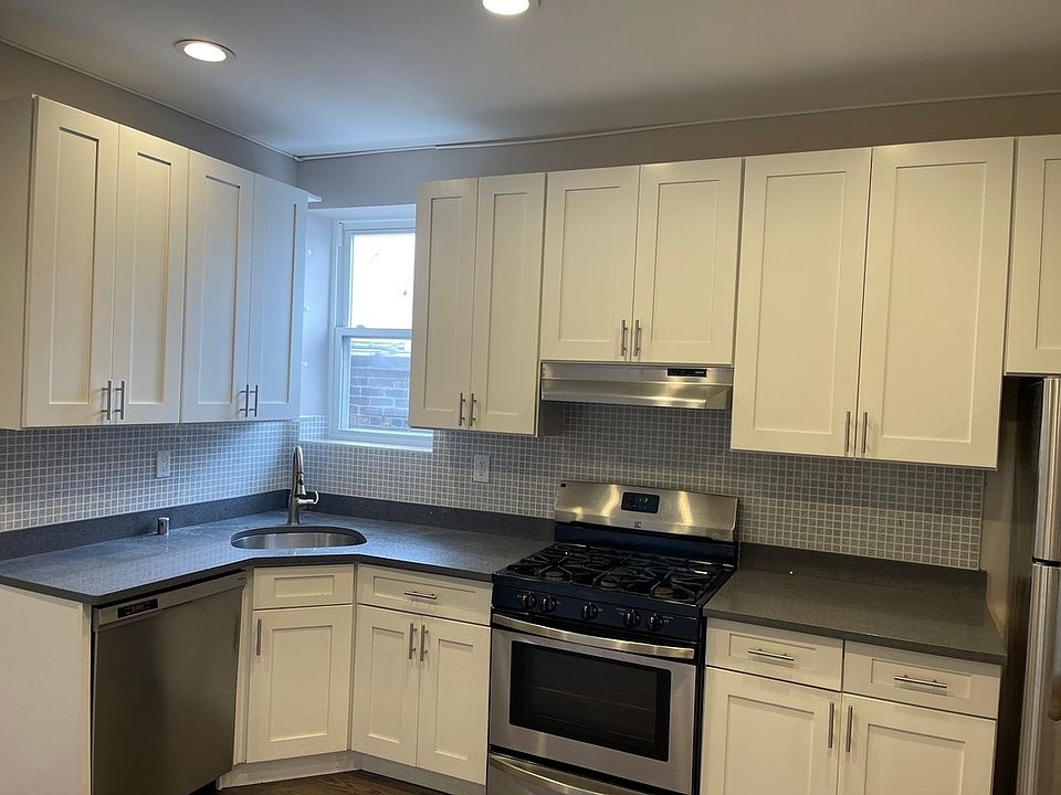 1st image of 30-36 Steinway St #3F