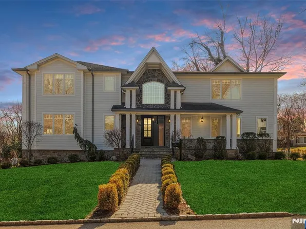 41 Sunset Rd, Demarest, NJ 07627