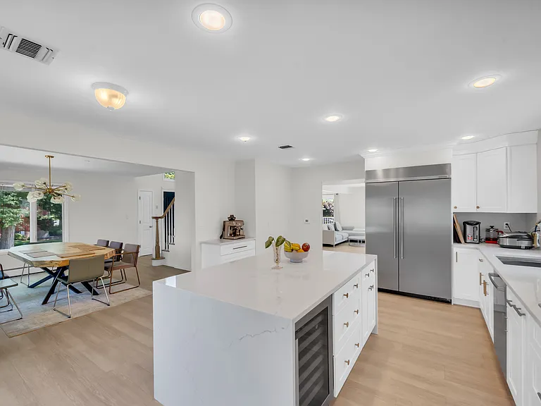290 Mohegan Way — Photo 10
