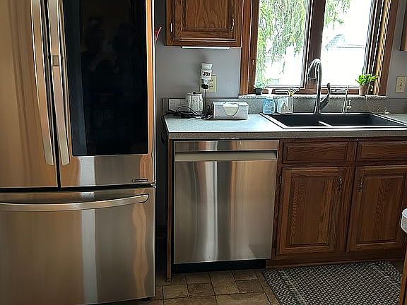 3rd image of 114 Blossom Dr