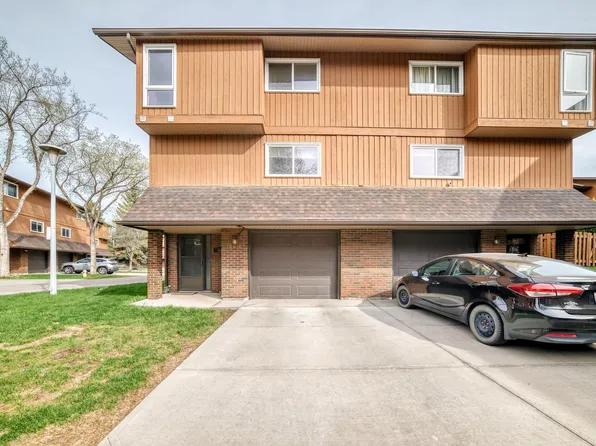 12018 157th Ave NW, Edmonton, AB T5X 2R9
