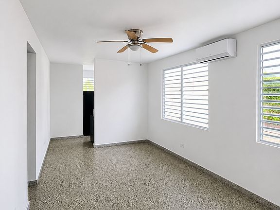 2nd image of 846 Calle Esteban Gonzalez #4