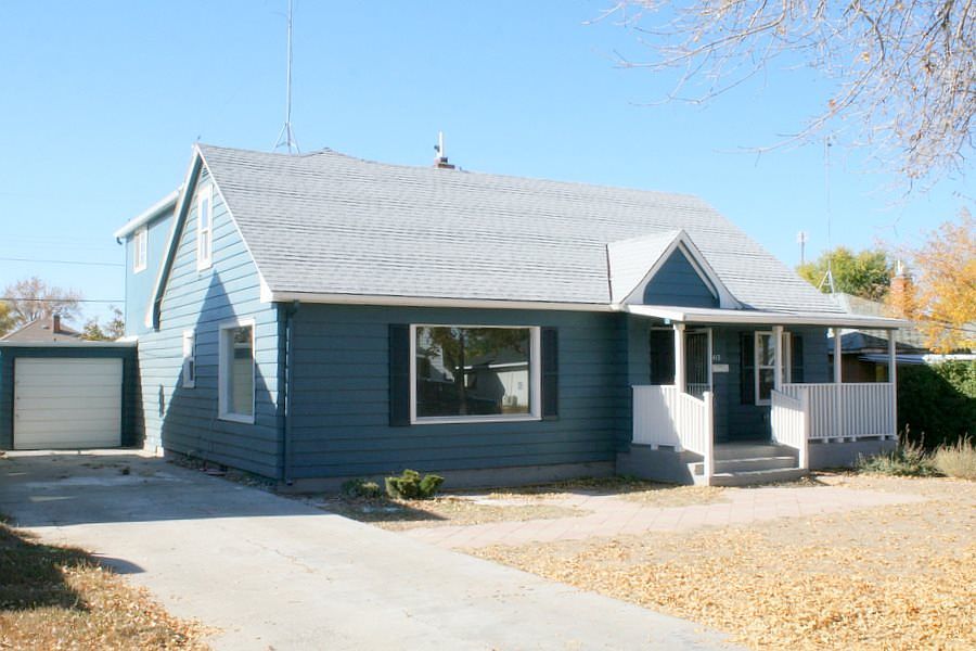 1st image of 413 13th Ave N