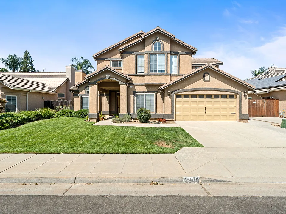 2940 E Brandon Ln