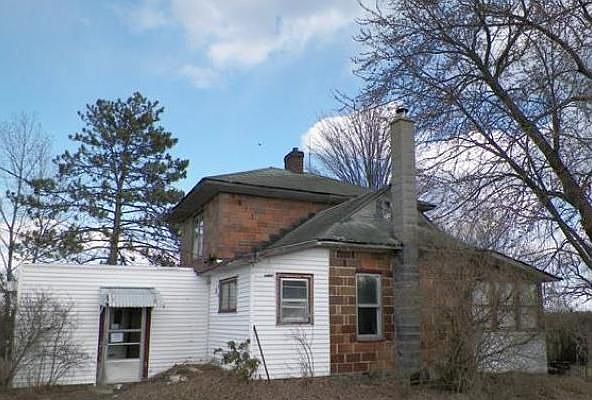 2nd image of 2314 Forteen Mile Rd