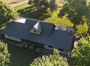 301 E Farm Ln, Stockholm, SD 57264