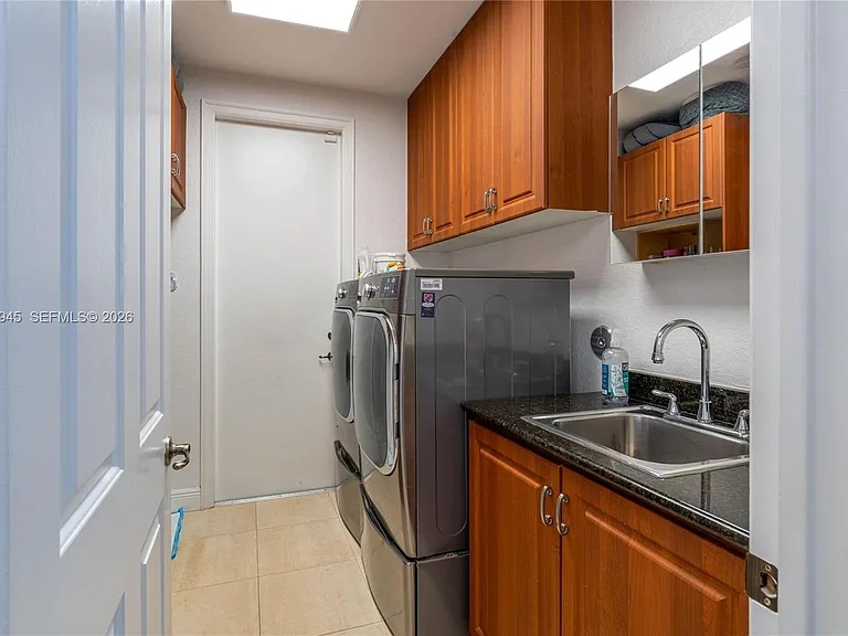 15253 SW 40th St — Photo 18