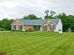 101 Crystalwood Ct, Wentzville, MO 63385