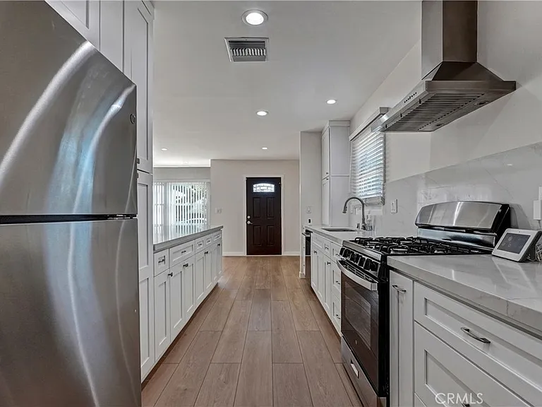 6851 Forbes Ave — Photo 10