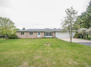 7536 Warner Rd, Saline, MI 48176