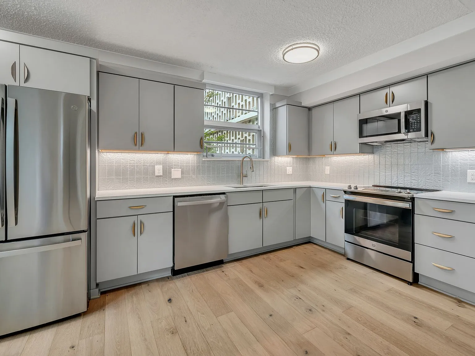 1 bed, 800 sqft, $1,650 — Photo 2