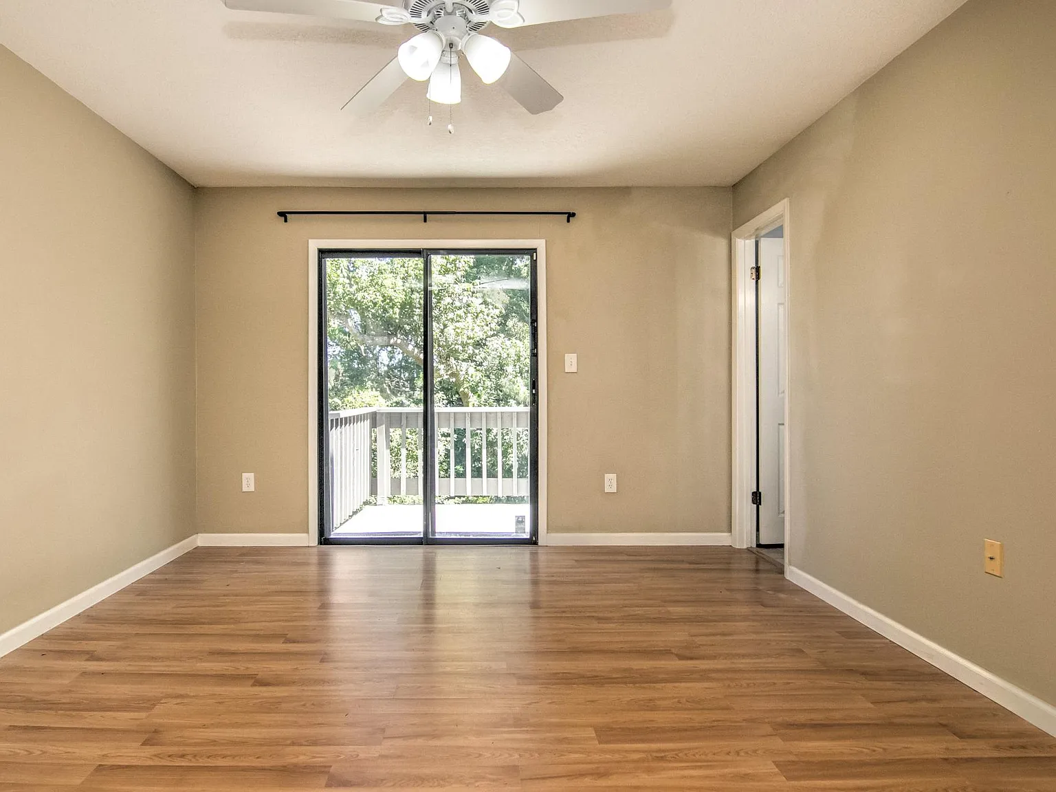 2 bed, 2.5 bath, 1194 sqft, $2,500 — Photo 4